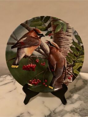 Vintage 1987 Kevin Daniel “Cedar Waxwing” Collector Bird Plate Knowles